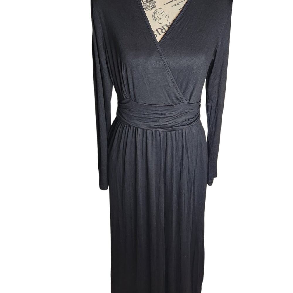 OUGES Long black longsleeve dress NWT, size L with pockets